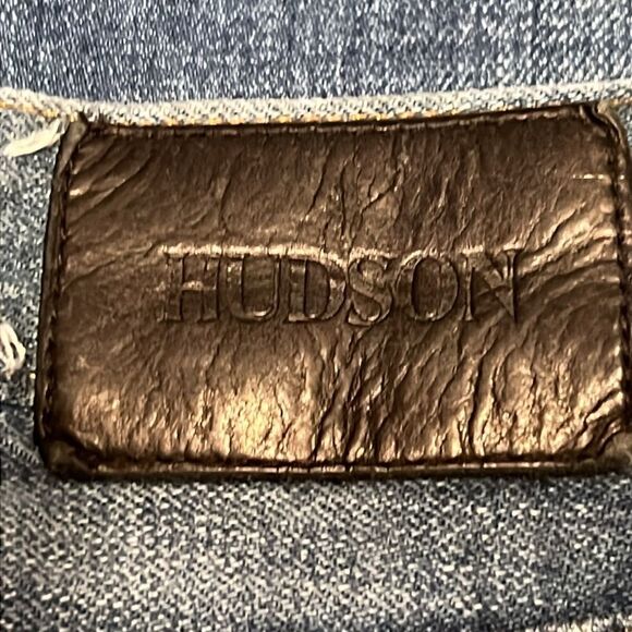 Hudsonβ
jeansβ
- Picture 9 of 13